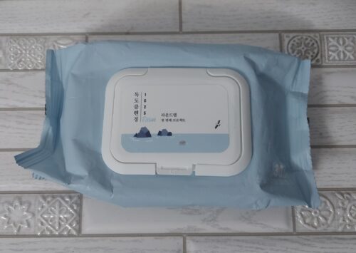 Очищувальні серветки для зняття макіяжу та СПФ Round Lab 1025 Dokdo Cleansing Tissue photo review