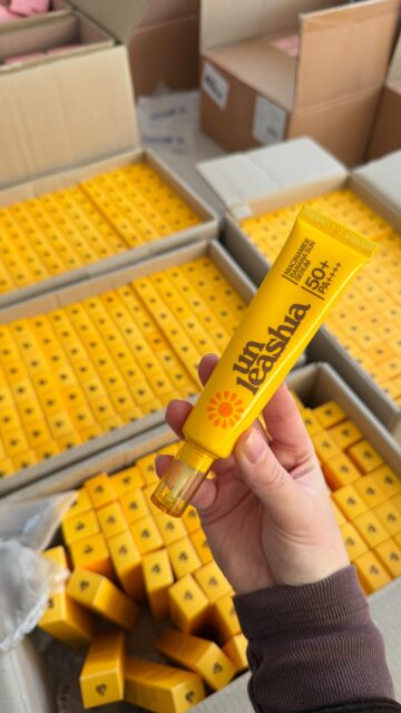 Цей спф розірве ринок!!! Ми в цьому впевнені, адже він мега комфортний, з натурально-матовим фінішем SPF 50 на сучасних стабільних хімічних фільтрах з класним складом 😍😍😍 ми встигли вже його протестувати, тому точно знаємо про що говоримо 💛
І його ціна дійсно вразить 🙌🏻

Засіб дуже скоро буде в продажі ✨ чекаєте?