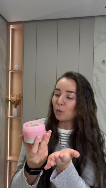 ЙОГО ХОЧЕТСЯ ЗʼЇСТИ 😋

Найестетичніше та «найсмачніше» очищення EVER. Новинка у нашому асортименті — очищувальний мус для обличчя Aprilskin 🍃 

Як це працює? 
💫 Делікатно очищує від забруднень 
💫 Мʼяко відлущує та розгладжує 
💫 Зволожує, вирівнює тон шкіри 
💫 3-в-1: використовуйте як очищення, маску або навіть пілінг 

Забрати собі: на ALL-FACE.COM.UA або у наших офлайн-просторах у Києві та Одесі🤍