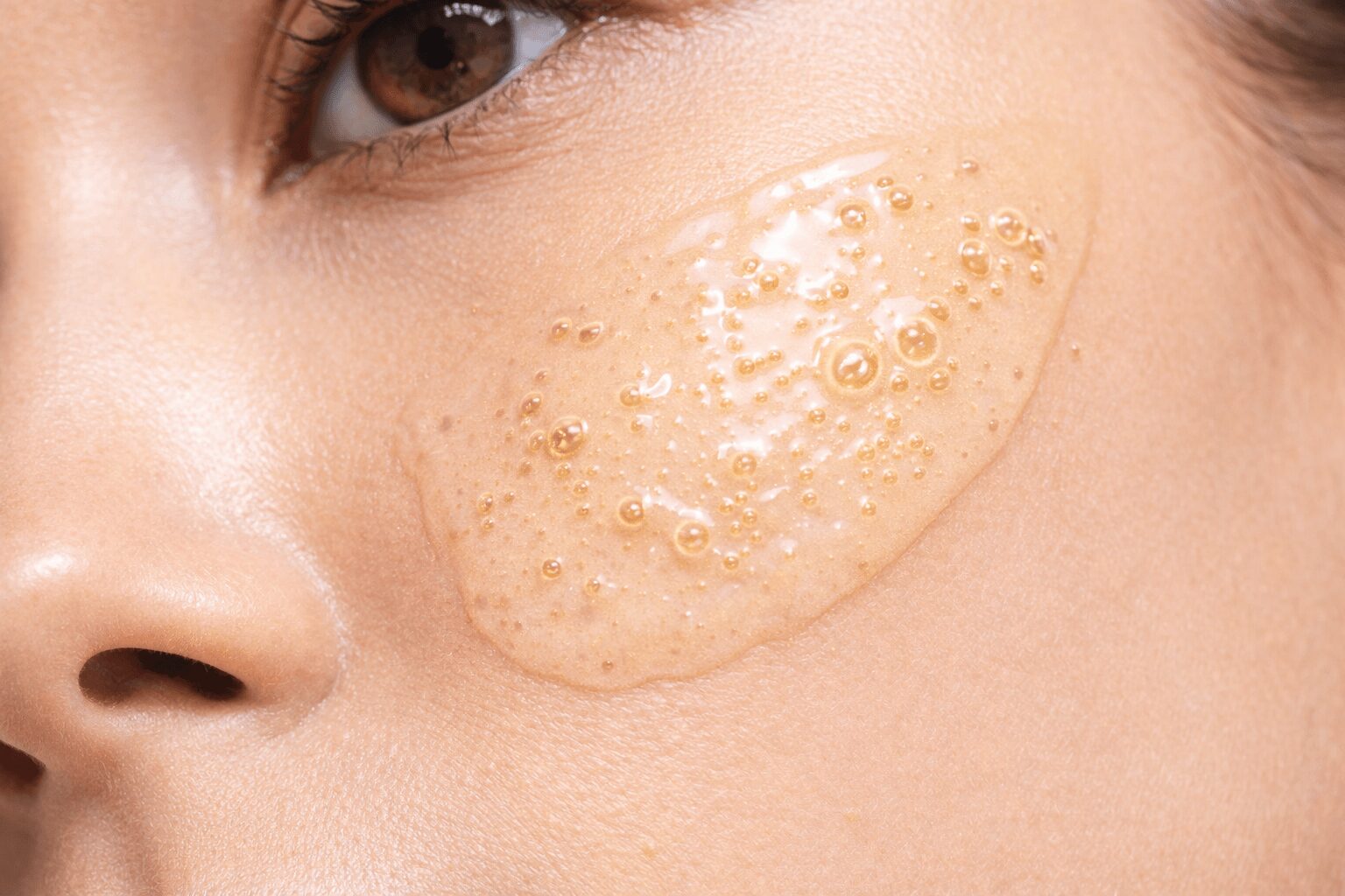 Ретинол для шкіри: користь, ефект та як правильно використовувати