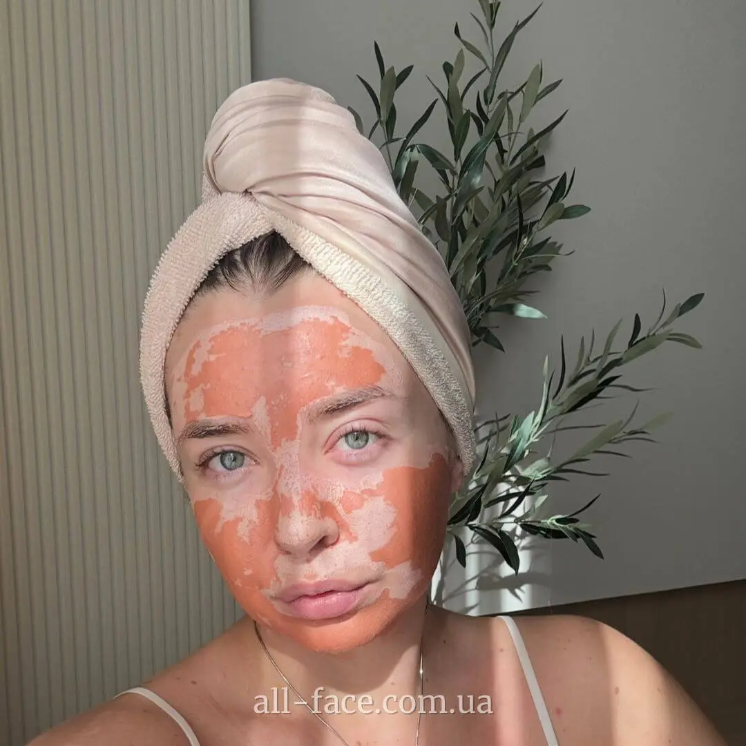 Очищувальна глиняна маска Aprilskin Carrotene Pore Clay Mask